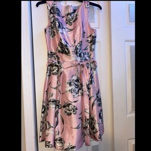 Barley ever worn pink floral dress in size 10. In great condition.
